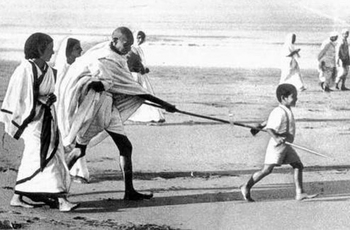 Mahatama Gandhi on Dandi March