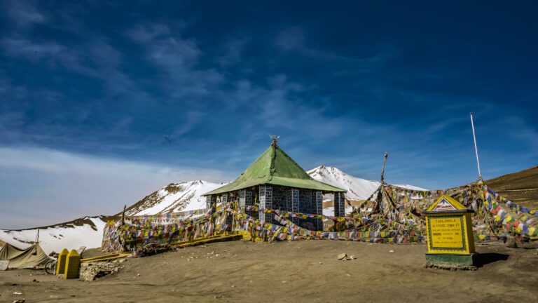 Tanglangla Mountain Pass in Ladakh